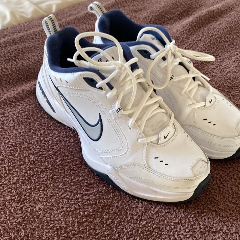 Nike Air Monarch IV